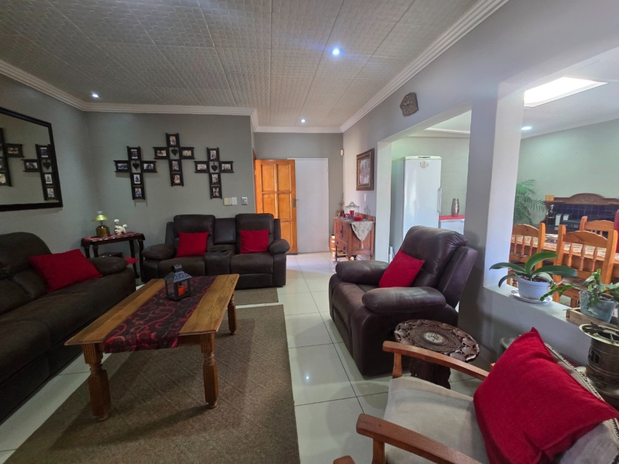 2 Bedroom Property for Sale in Heuwelsig Free State